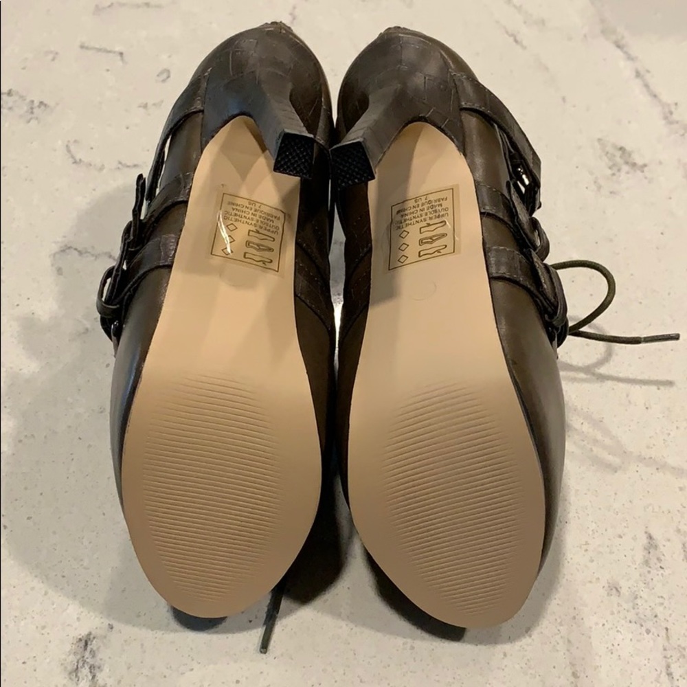Scene Heeled Booties - Picture 7 of 7